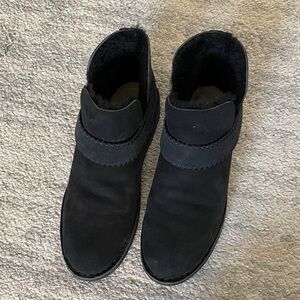 UGG McKay Bootie black size 8